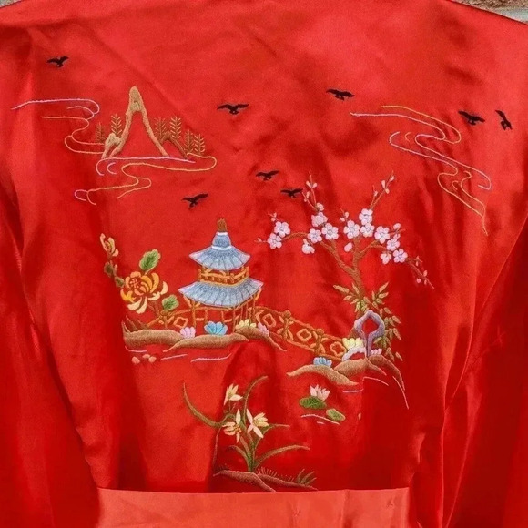 Vintage Longevity Kimono Style Robe with Embroidered Scene Women's Size Large - Picture 5 of 10